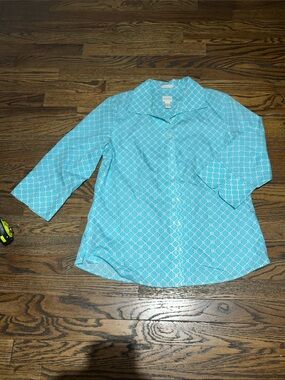 Chico's Turquoise Geometric Button-Front Blouse non iron